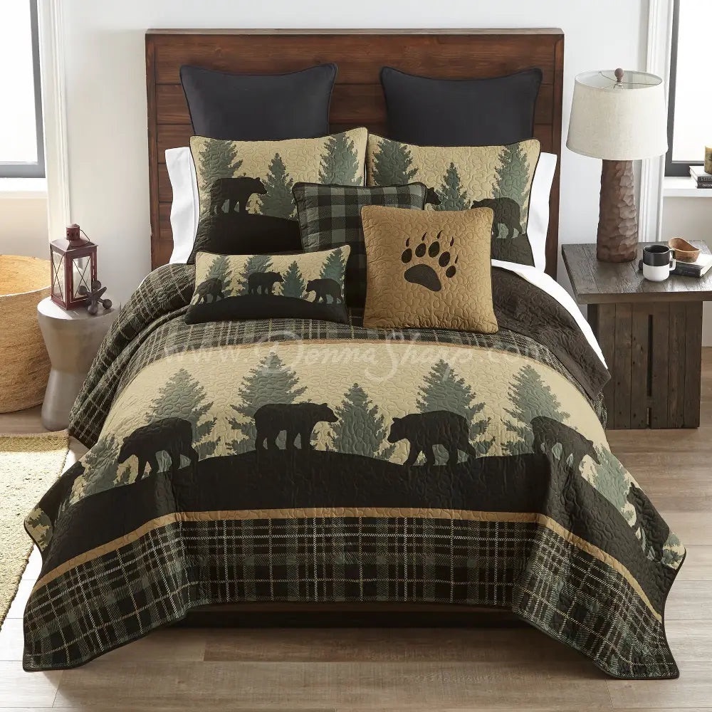 NWT! Donna Sharp Bear Walk Plaid King Quilt & Shams Black and Gray Comforter Set